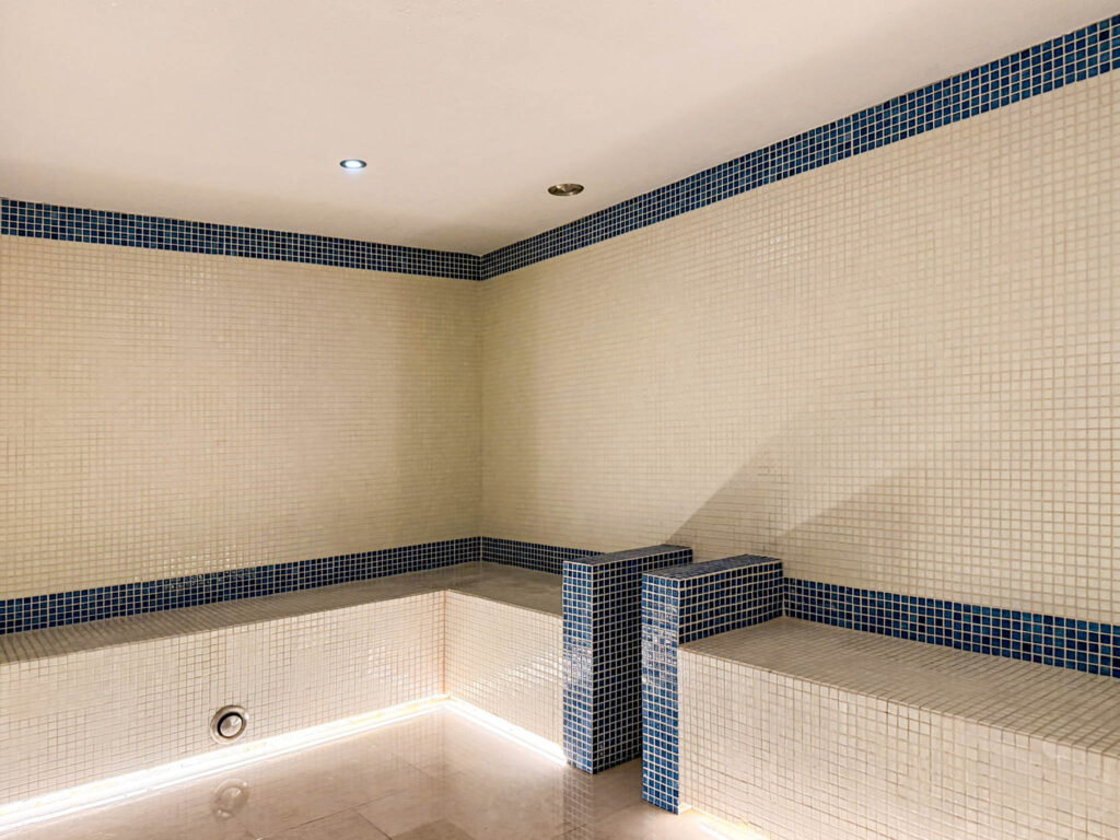 baño de vapor Diseño de spa wellness para hoteles premium en Riviera Maya